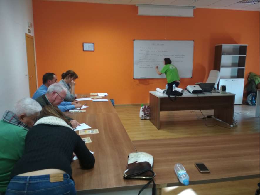 Dinámica realizada durante la charla del proyecto Charcas para anfibios en Castellar de Santiago